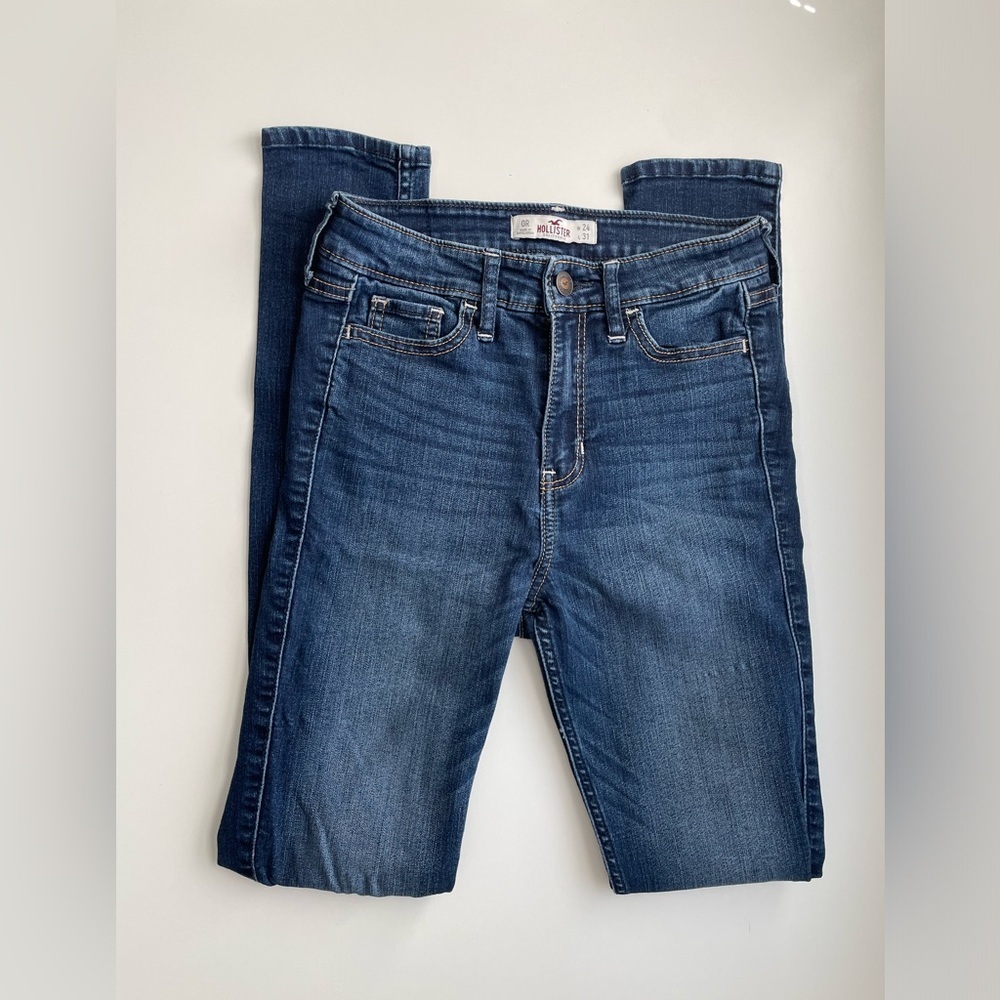 2 pairs of Hollister Jeans - Picture 8 of 13